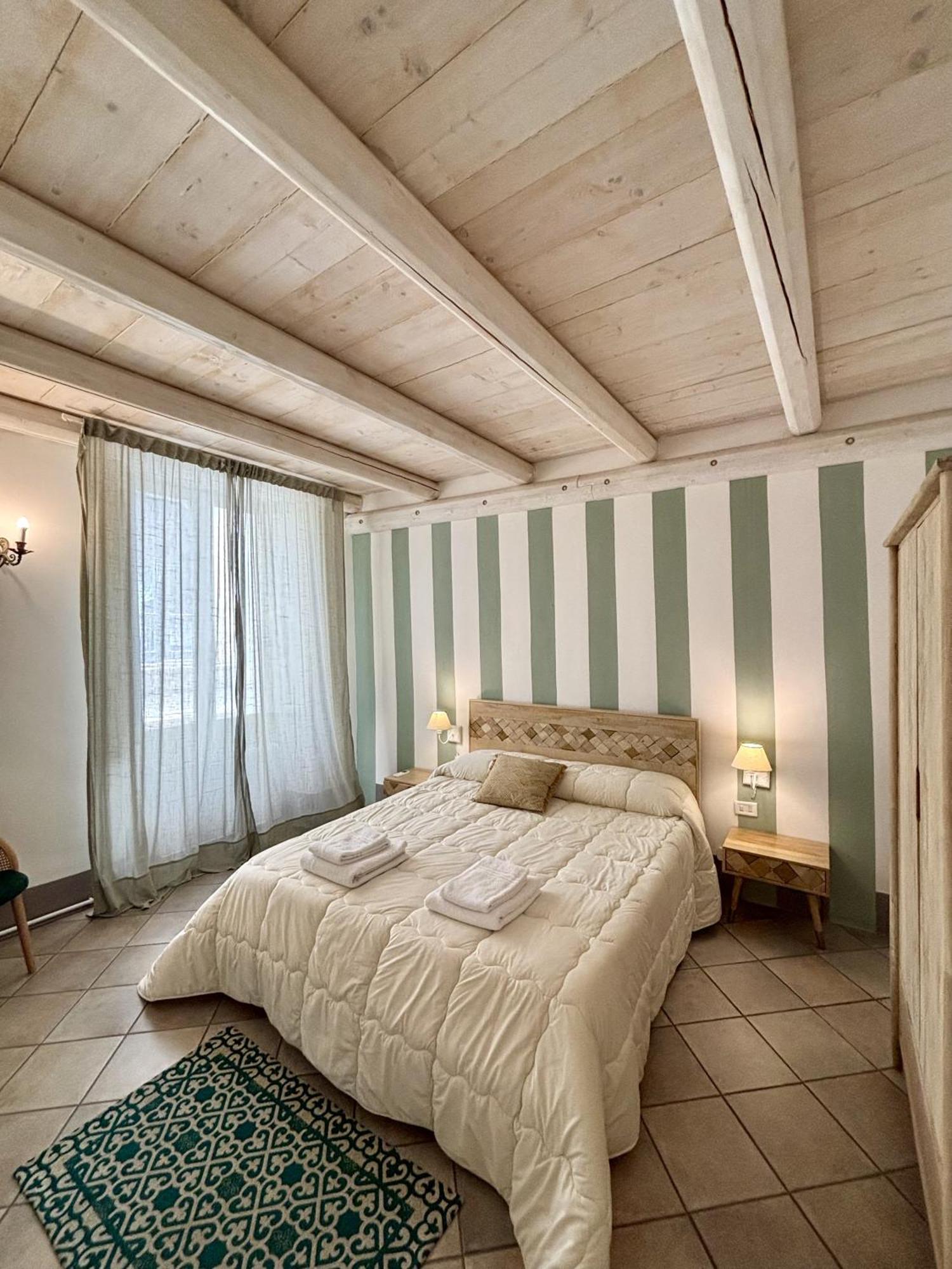 Aparthotel Kallistos & *